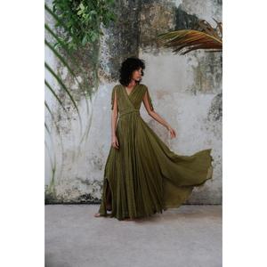 Elegancia: Nuestro Vestido Luna Asimétrico Más Vendido Ahora Disponible, Vestido Cruzado de Lujo para Vacaciones, 100% Algodón, Largo hasta el Suelo, Color Sólido - Product Image 1