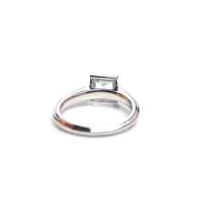 Anillo de compromiso de lujo para mujer con topacio azul talla princesa y engaste de bisel en plata de ley 925, ideal para ocasiones festivas - Product Image 6