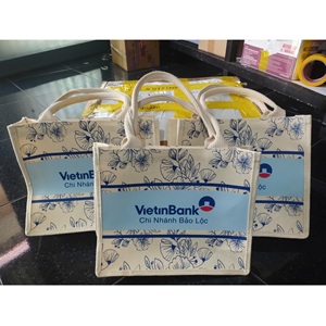 กระเป๋าผ้าปอกระเจาหูหิ้วหนัง PU คุณภาพสูงจากเวียดนาม ขนาด 35 x 27 x 13 ซม. แบบเปิดปิด มีหูหิ้ว ผลิตแบบ OEM & ODM - Product Image 5