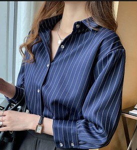 Camisa a rayas con botones para mujer, blusa informal clásica con cuello vuelto y manga larga, ropa de oficina para primavera y verano - Product Image 2