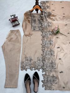 Ensemble indien pakistanais en soie marron brodé pour femmes, costume Kurta, tenue à fleurs avec découpe, pour mariage, fête, vêtements ethniques pour femmes - Product Image 2
