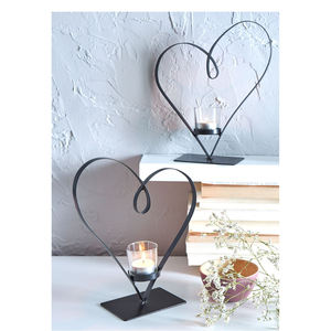 Porte-bougie en fer et verre noir en forme de cœur, métal populaire pour la décoration d'éclairage de table à la maison et pour les mariages - Product Image 1