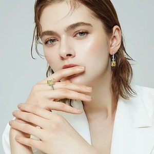 Pendientes colgantes de plata de ley 925 con moissanita y zafiro amarillo, corte radiante de lujo, imitación de diamante, para mujer, de la India. - Product Image 3