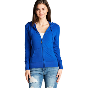 Vente en gros de sweats à capuche pour femmes en molleton de haute qualité, avec logo sur le devant, gamme de tailles étendue et options d'inclusivité - Product Image 5