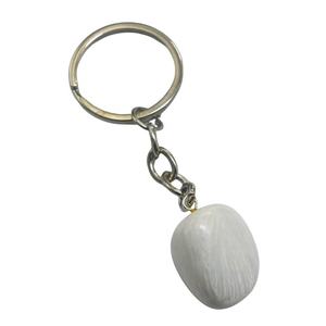 Vente en gros Premium sculpté Scolecite Quartz pierre dégringolée porte-clés Feng Shui mascotte calmant apaisant anti-stress pierre précieuse - Product Image 1