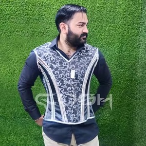 Gilet corset gothique pour homme en brocart avec bordure argentée |   Gilet steampunk - Product Image 5