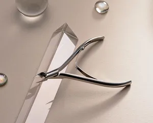 Alicates para Cutículas de Agarre Fuerte, Herramienta Resistente para Remover Piel de Uñas, Instrumento Ergonómico de Manicura y Belleza de Alta Calidad - Product Image 3