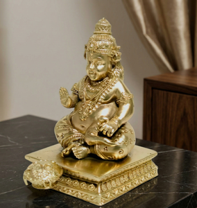 รูปปั้นคูเบอร์เคลือบทองจาก Jaipur Metals |   รูปปั้นเทพเจ้าฮินดูทองเหลืองแท้แบบดั้งเดิม 100% |   ของตกแต่งบ้าน |   5.5x3.5x6ซม. |   63 กรัม |   ของขวัญพูจา - Product Image 1
