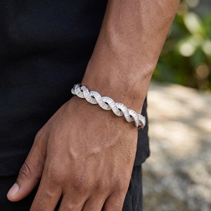 Jewellery Planet Trendy Pulsera de Eslabones Geométricos con Diamantes de Corte Esmeralda Chapada en Oro de 18K Unisex - Product Image 3