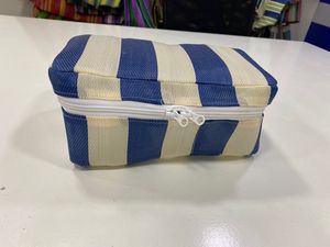 Pochette de toilette et cosmétiques Kapadavala en nylon recyclé, écologique, réutilisable, avec fermeture éclair et poignée, rayée, tissée à la main, style indien, personnalisable - Product Image 1