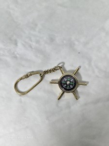Porte-clés vintage de luxe en laiton avec boussole et roue de bateau, cadeau nautique marin, accessoire de voyage, randonnée, extérieur - Product Image 3