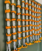 Hiasan Bunga Marigold Buatan Tangan Desainer dengan Mutiara untuk Pernikahan, Haldi, Mehandi, Hari Ibu, dan Dekorasi Perayaan