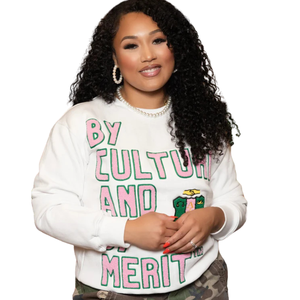 AKA Sorority Inc By Culture and By Merit Sweat-shirt blanc en chenille pour femme, haut à col rond brodé de lettres grecques, de qualité supérieure - Product Image 1