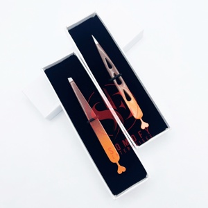 Juego de pinzas profesionales para cejas de acero inoxidable al por mayor, herramienta de depilación con punta puntiaguda de dos colores y logotipo personalizado, MOQ bajo - Product Image 3