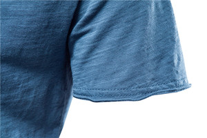 T-shirt pour homme à col en V, coupe ajustée, 100% coton, qualité de marque, personnalisable |   Hauts décontractés à manches courtes, respirants et à séchage rapide - Product Image 3