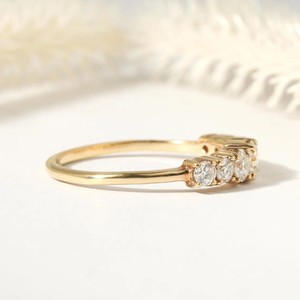 Bague de fiançailles en or massif 10K 14K 18K avec sept diamants de laboratoire taille ronde, pureté DEF VS VVS, faite à la main - Product Image 5