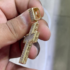 Pendentif Croix Personnalisé Sertie de Diamants Moissanite VVS Taille Baguette en Alliage Plaqué Or 14K, Cadeau Unisexe, Bijoux Hip Hop - Product Image 3
