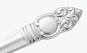 Cuchara de servir clásica de metal con mango ornamentado, juego de cubiertos con acabado de alto brillo para uso en bodas y vajilla. - Product Image 2