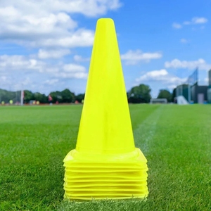 Conos de entrenamiento para ejercicios de fútbol, conos de plástico para marcar ejercicios deportivos, conos de entrenamiento físico, fabricante de equipos de Pakistán. - Product Image 3