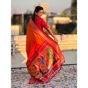 Sari Paithani de Seda Suave Naranja con Tejido Zari, Elegante Ropa de Fiesta India y Pakistaní de Elite Weaves, 650g, Verano/Invierno - Product Image 4