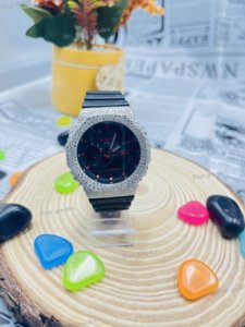 Reloj Deportivo Digital de Lujo Unisex con Caja Redonda y Correa de Goma Negra, Adornado con Piedras de Imitación y Plata 925 - Product Image 1