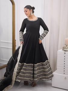 Vestido indio de punto de poliéster y rayón con bordado de lentejuelas, traje de manga larga con pantalón y dupatta. - Product Image 1