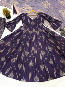 Traje de corte Nayra con estampado Digital indio, conjunto de Sharara Kurti, 3 uds., Ropa Étnica cosida, tela Georgette, diseñador paquistaní, listo para usar - Product Image 4