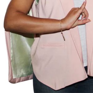 AKA Cape Blazer Rose pour Femme, Veste sans Manches Légère à Col Ouvert, Style Grec Élégant, Tenue Superposée Formelle et Décontractée - Product Image 6