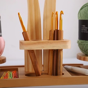 Soporte de hilo doble de madera, magnético y giratorio, antideslizante, para tejer y ganchillo, organizador de escritorio - Product Image 3