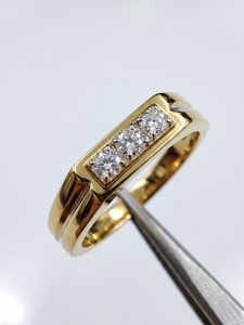 Anillo de Oro Amarillo Sólido de 18K con 3 Piedras de Diamante Cultivado en Laboratorio de 0.30ct para Hombre, 8g, Engaste de Canal, Joyería Fina - Product Image 5