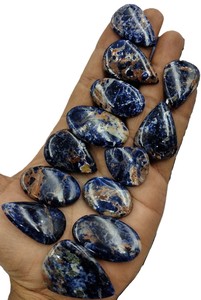 Vente en gros de cabochons en sodalite naturelle pour la fabrication de bijoux, fournisseur en vrac |   Pierres précieuses bleues de formes variées, directement de l'usine - Product Image 2
