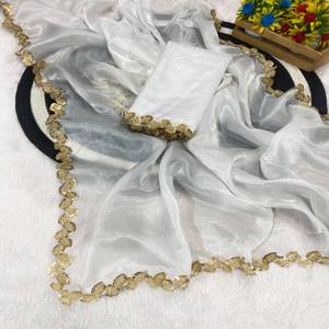 Sari de Seda Organza Premium VASTRA COTTAGE con Intrincado Bordado de Lentejuelas y Borde de Encaje Festoneado - Product Image 1