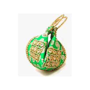 Elegante Bolso Potli Verde Hecho a Mano con Cuentas, Correa de Anillo y Forro de Satén, Ligero, Ideal para Fiestas Nocturnas - Product Image 1