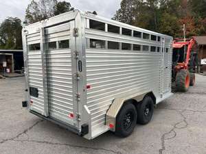 Remolque de Transporte de Ganado de Aluminio, Remolque Ventilado de Alta Resistencia para Ganado y Caballos, Uso Agrícola, Alto Nivel de Seguridad, 1 Año de Garantía - Product Image 5