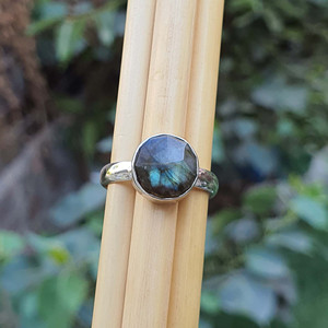 แหวนเงินสเตอร์ลิงลาบราดอไรต์สุดคลาสสิกสำหรับผู้ชายของขวัญวันหมั้นวันครบรอบแต่งงานงานวันเกิดประดับเพชรงานเลี้ยงวันเกิด - Product Image 1