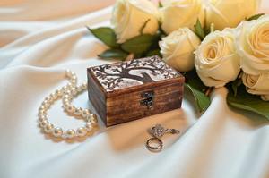 Petite boîte carrée en bois gravée au laser sur mesure, boîte à bijoux gravée au laser, boîte de rangement, étui à bagues en gros - Product Image 6