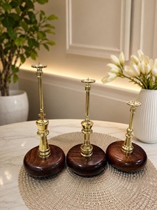 Candelabro de Latón Estilo Antiguo, Decoración Rústica para el Hogar, para Dormitorio y Mesa de Comedor, Encanto Festivo para Bodas, Eventos y Navidad - Product Image 4