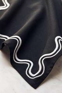 Serviettes brodées à la main en toile de coton bio 100% style européen, écologiques, en tissu brodé, en promotion - Product Image 2