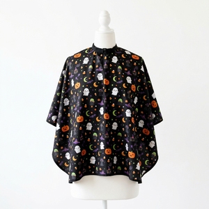 Cape de coiffeur mignonne et imperméable avec imprimé Halloween, personnalisable avec logo, pour salon de coiffure - Product Image 1