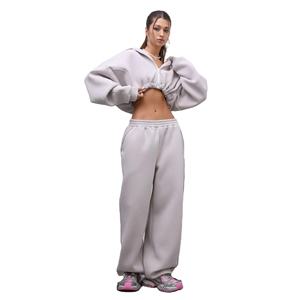 Conjunto de Top corto deportivo para mujer con abrigo con cremallera Pantalones casuales y Sudadera con capucha para otoño - Product Image 2