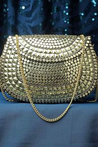 Bolso de Mano de Metal Pulido de Lujo, Diseño Cuadrado Hecho a Mano - Product Image 3