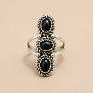 Anillo de Cóctel Shagufta Bano con Ónix Negro Vintage, Plata de Ley 925, Engaste de Bisel con Piedra Ovalada Geométrica, Joyería Unisex - Product Image 5
