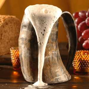 Jarra Vikinga Artesanal de Cuerno de Buey para Beber, Cáliz para Cerveza o Sidra, Tipo Stein Grande, Regalo Perfecto para Hombres de Verdad - Product Image 4