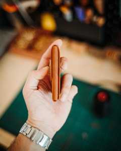 Portefeuille Minimaliste en Cuir Véritable Sans Coutures, Conception Monobloc, Blocage RFID, Étui Fin pour Cartes, Vente en Gros LSSW-0036 - Product Image 4