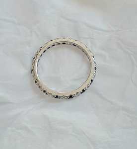 Bague minimaliste en argent plaqué or R Creation avec saphir bleu délicat, sertie de pierres blanches, pour un usage quotidien - Product Image 3