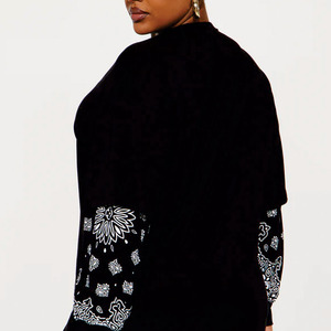 Maillot de football américain oversize imprimé bandana pour femme, manches longues, coupe ample, style streetwear décontracté, vente en gros OEM pour les États-Unis - Product Image 2