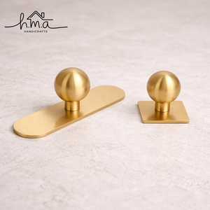 Bouton de meuble en laiton massif avec plaque décorative, bouton de tiroir moderne doré pour armoire de cuisine, quincaillerie de meuble - Product Image 1