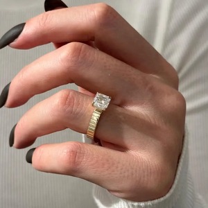 Bague solitaire en or jaune 18 carats avec diamant de laboratoire taille Asscher, ajustement parfait 3,5 mm, pour fiançailles et mariage - Product Image 4