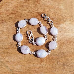 Pulsera de Latón Más Vendida con Piedras Preciosas Naturales para Protección, Prosperidad y Práctica de Mindfulness, Disponible al Mejor Precio - Product Image 4