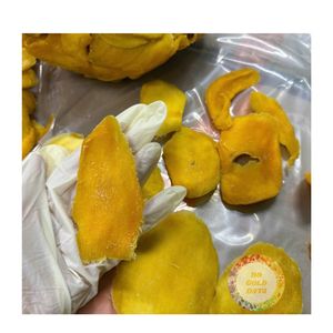 มะม่วงอบแห้งไร้สารเคมี ไร้สีสังเคราะห์ รสชาติธรรมชาติ เคี้ยวเพลิน ขนมขบเคี้ยวจากผลไม้  กระบวนการอบแห้งด้วยลม คุณภาพส่งออก ขนมมะม่วงเพื่อสุขภาพ - Product Image 2